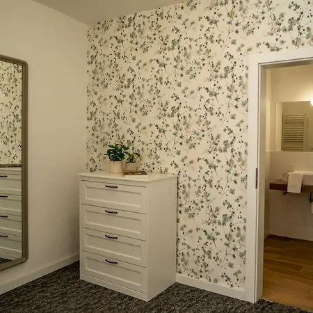 Elisabeth Old Town Hotel 3*