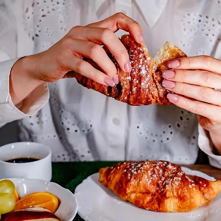 Elisabeth Old Town Otel