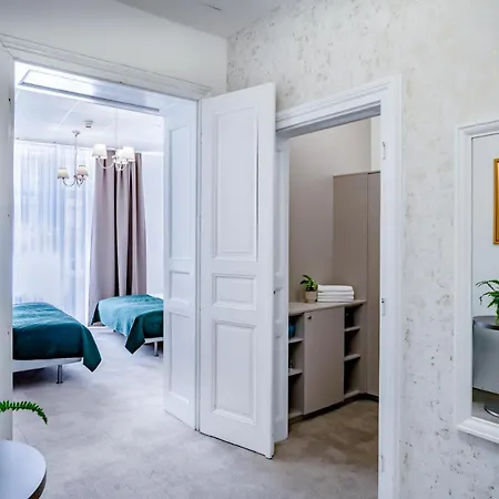 Elisabeth Old Town Otel 3*