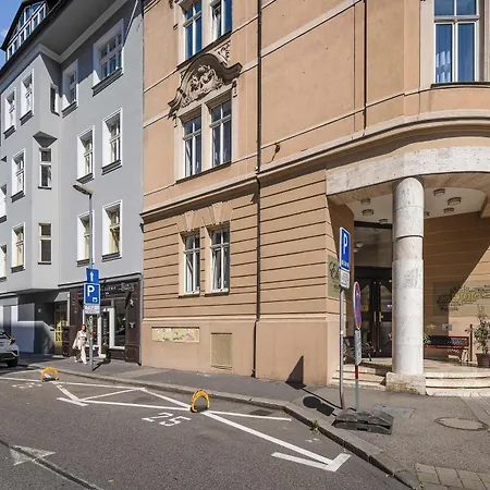 Otel Elisabeth Old Town 3*