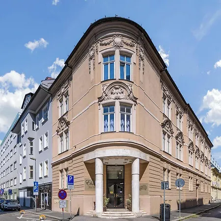Elisabeth Old Town 3*