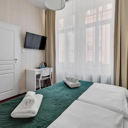 Elisabeth Old Town Hotel 3*