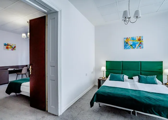 Hotel Elisabeth Old Town 3*