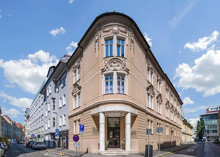 Elisabeth Old Town 3*